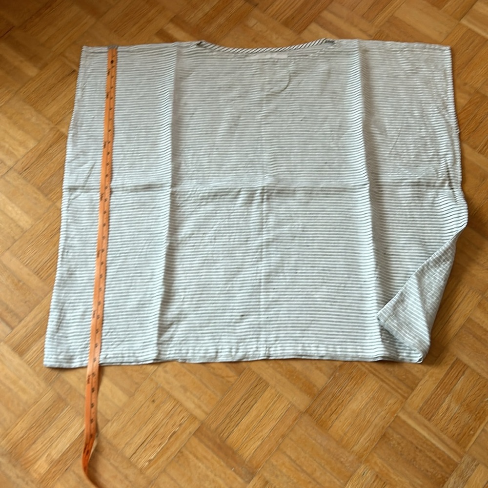 Not Perfect Linen - Picture 2 of 8